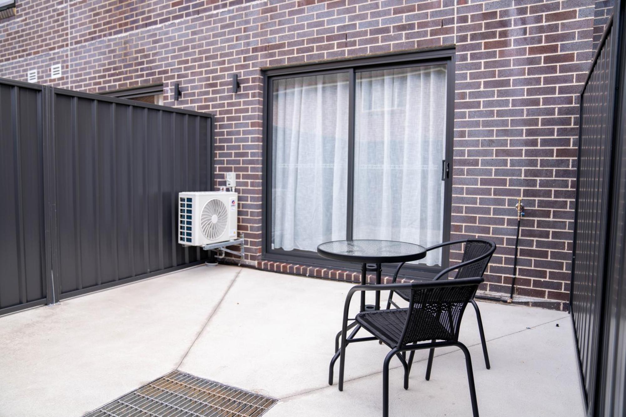 Value Suites Penrith Exteriér fotografie